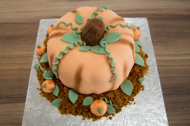pumpkin-bundt-cake-carol
