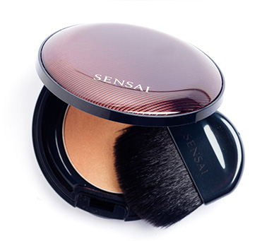 Best makeup products for your 30s: Sensai-by-Kanebo-Designing-Duo-Bronzing-Powder,-R655.