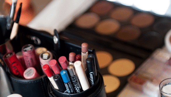 essential make-up items