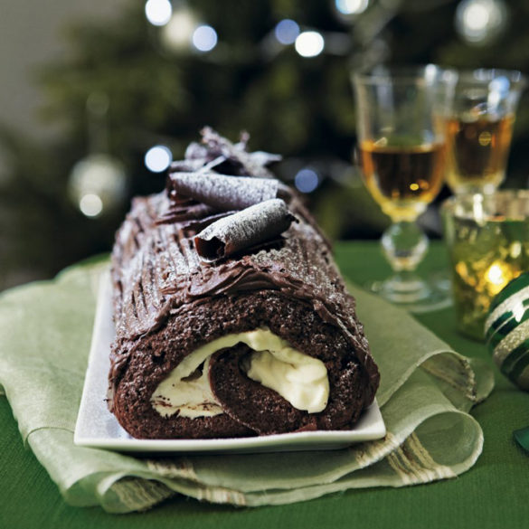 Christmas-chocolate-log-with-irish-cream-filling
