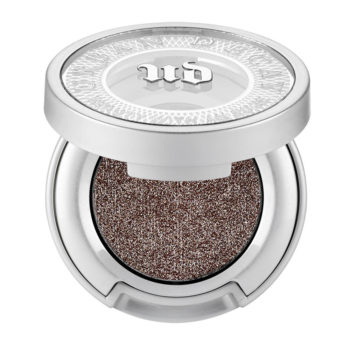 finely milled taupe eye shadow for natural luminous makeup 