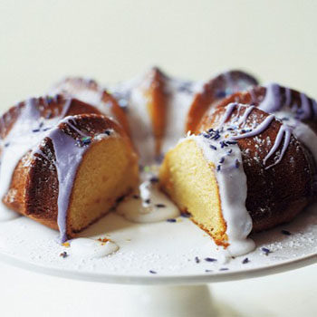 Sour cream cake with lavender