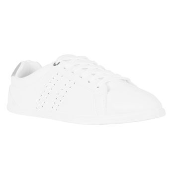 minimalistic white sneaker trend