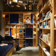 10 Airbnbs with Libraries to Bring Out Your Inner Bookworm