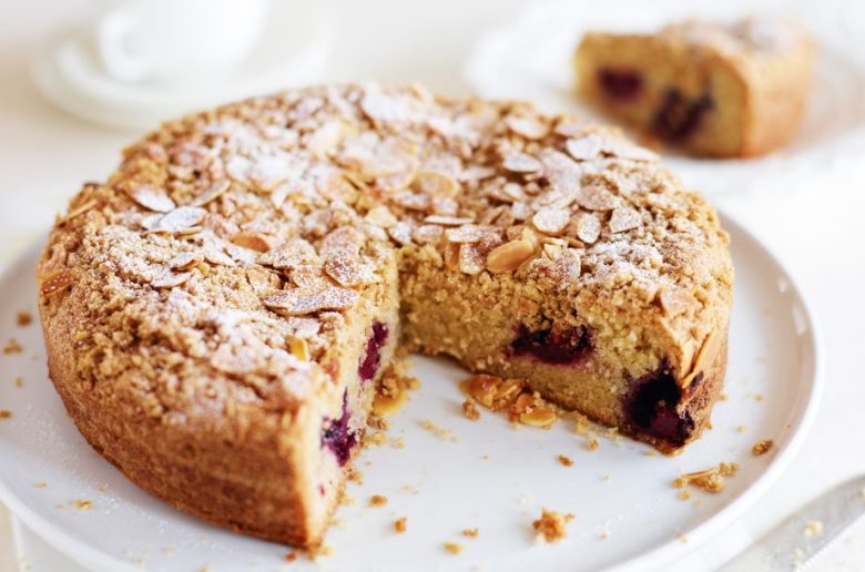 vegan blackberry and almond cake recipe