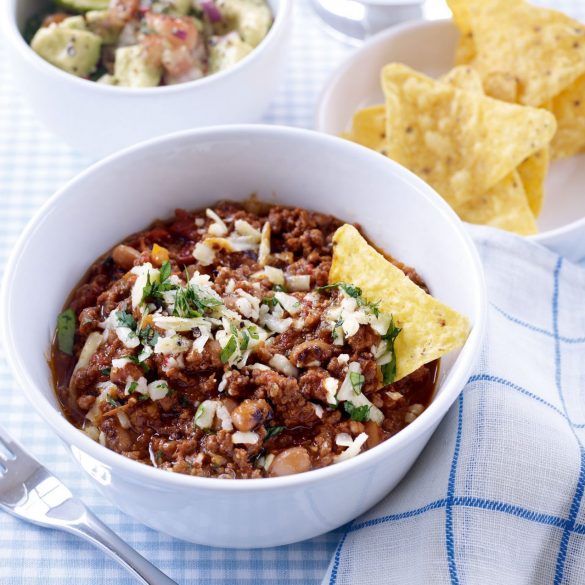 Black-eyed bean and beef chilli recipe