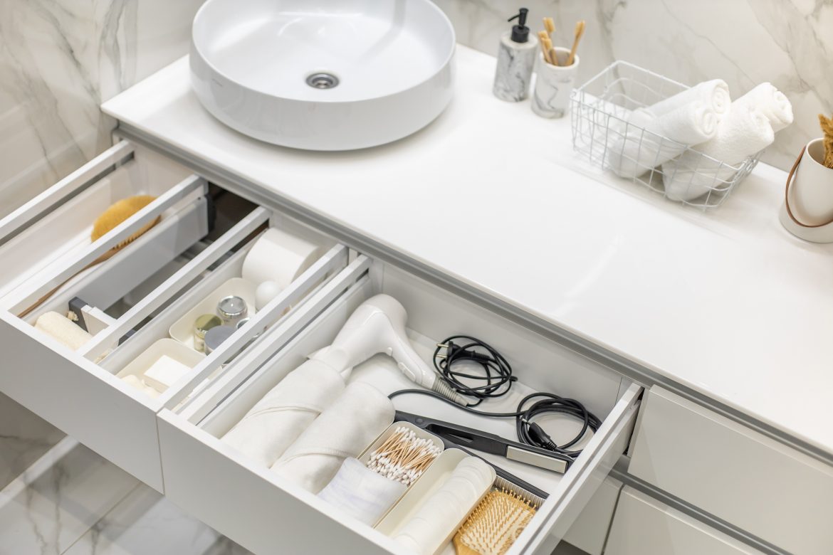 5 Steps to declutter your bathroom ahead of summer