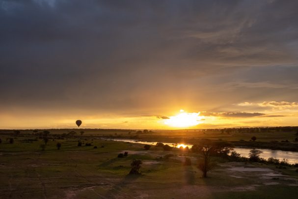 hot air balloon tanzania