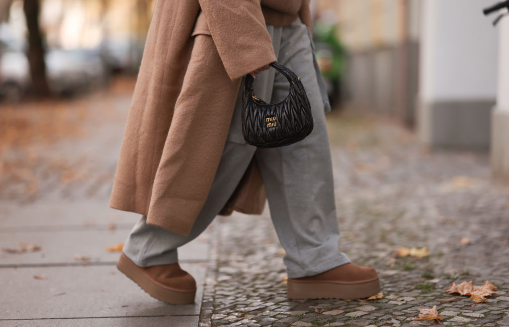 Womens UGG® Classic II Mini Boot - Chestnut