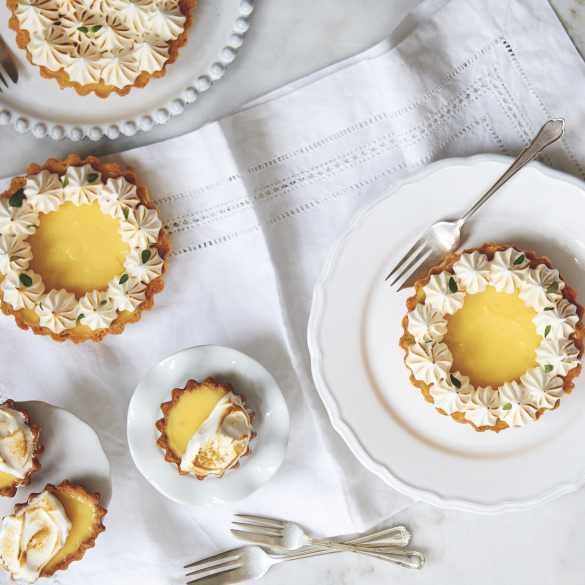 Lemon tarts with honey meringue recipe