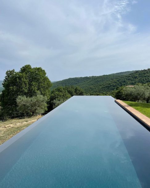 gwyneth paltrow holiday in Italy