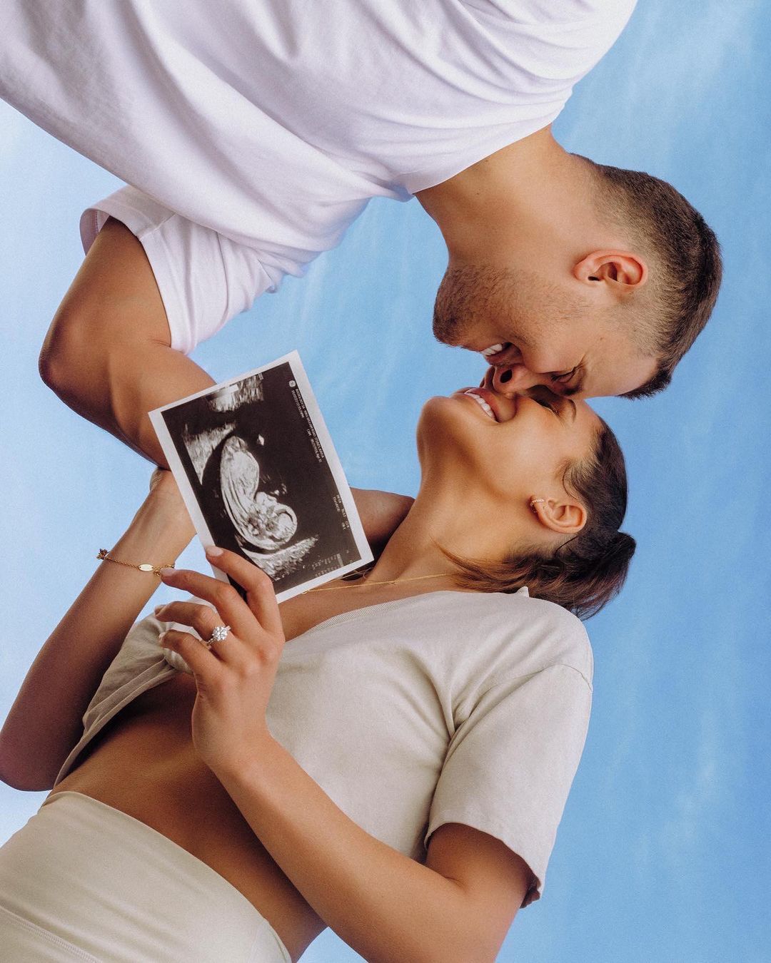 Fitness empress Kayla Itsines is expecting her second child!