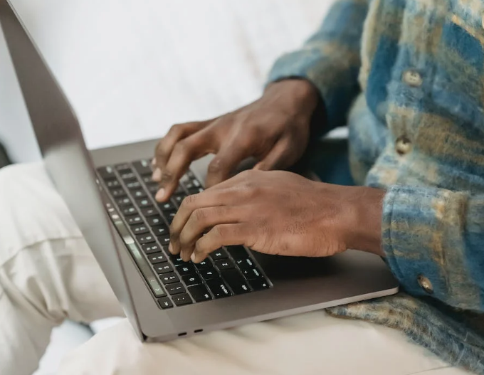 From ruthless SA gossip blogger to murder accused – The hot seats have switched