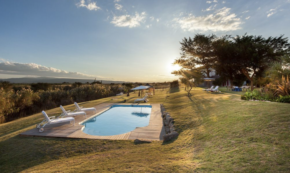 Explore De Zeekoe Guest Farm