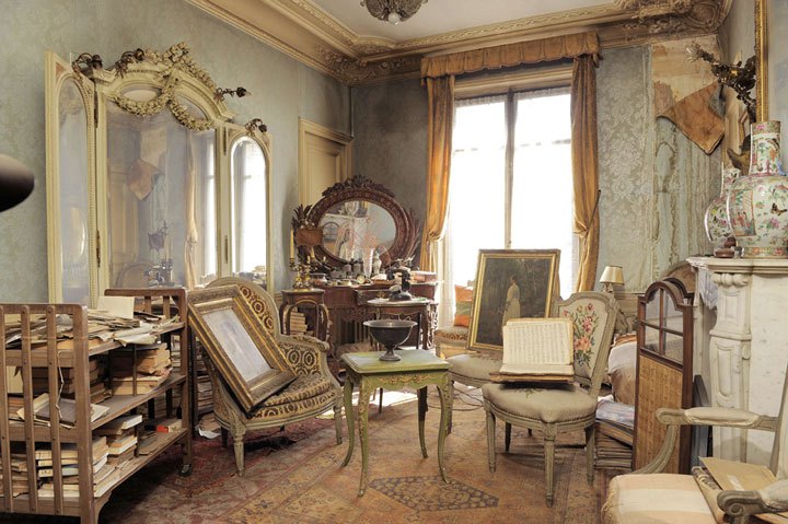 This perfectly preserved apartment offers a glimpse into 1942 Paris