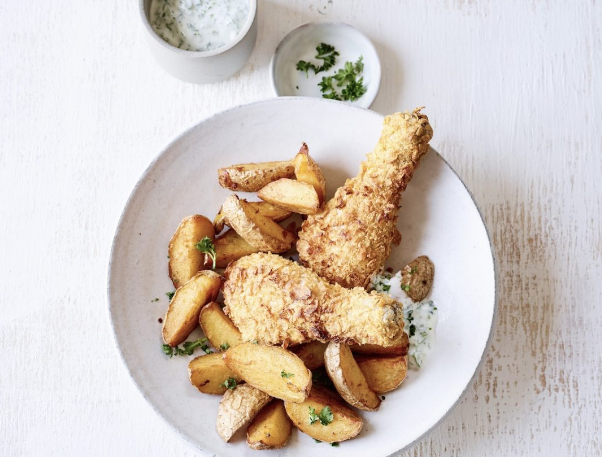 Air fryer recipe: Crispy Drumsticks, wedges and garlic mayo