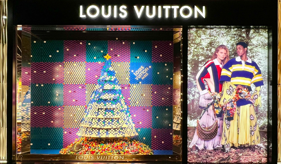 Forget the window display, THIS is the Louis Vuitton / LEGO mashup we need!  - The Brothers Brick