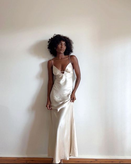 Rent your romantic look for Valentine’s Day this year!