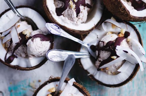 Banana and coconut fro-yo with hard set chocolate sauce
