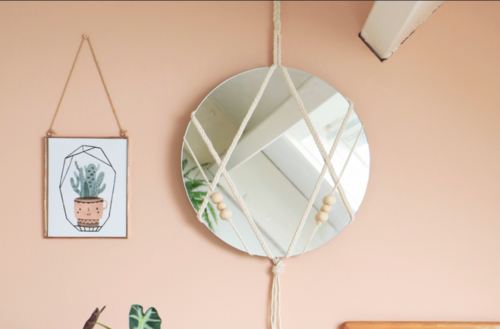 Make your own macrame hanging mirror – with easy steps!