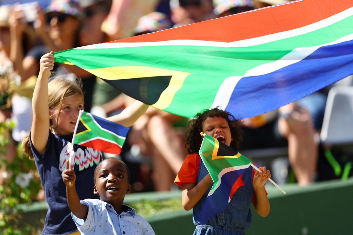 Different sa people with flag