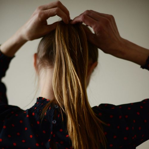 Grab your dry shampoo! We’re serving chic hairstyles for dirty hair