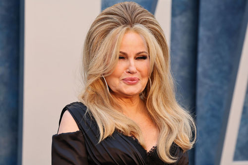 Jennifer Coolidge snags two wins at MTV Movie & TV Awards