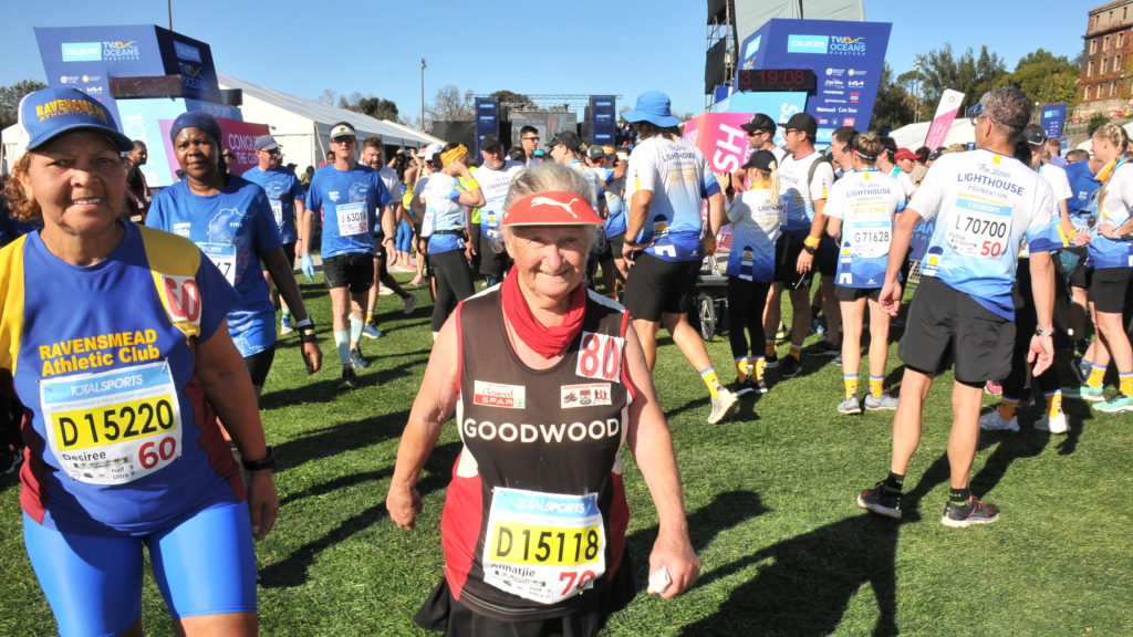 Ouma Annatjie Berntzen steals the show at Two Oceans Half Marathon