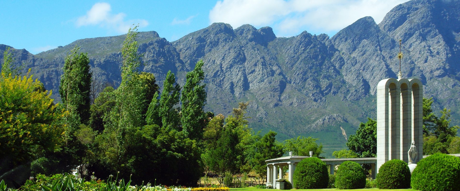 franschhoek monument and mountain in the background