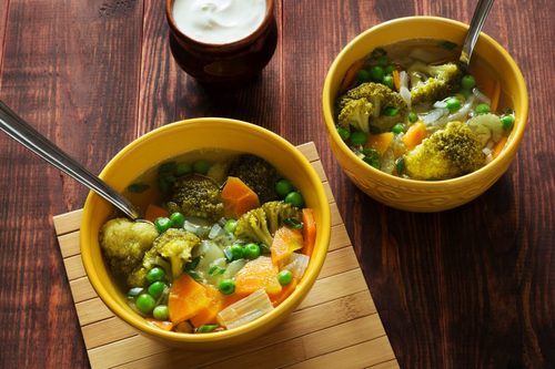 How to make broth from kitchen scraps in just 4 steps