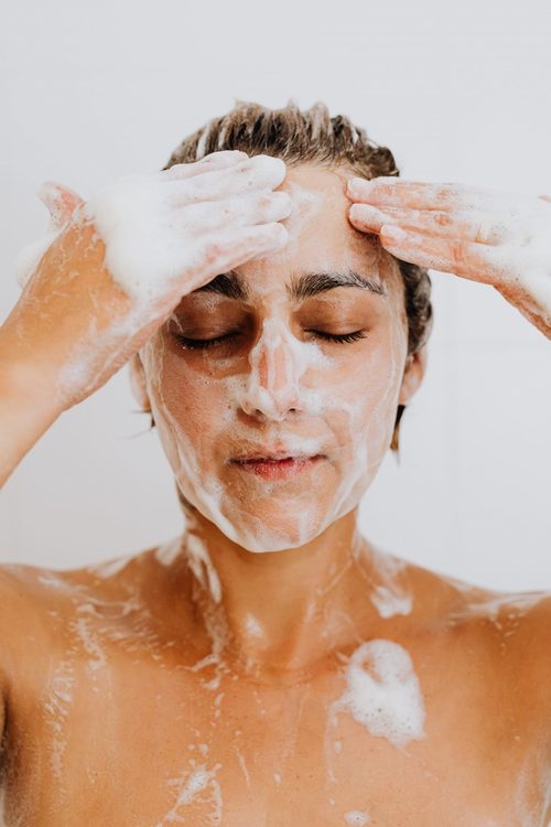 How to wash your face (the best method)