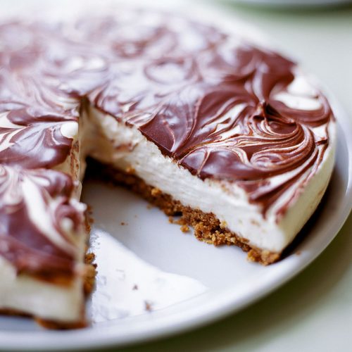 Tuck into a mouthwatering Tiramisu cheesecake