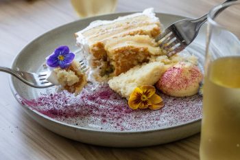 edible flowers dessert