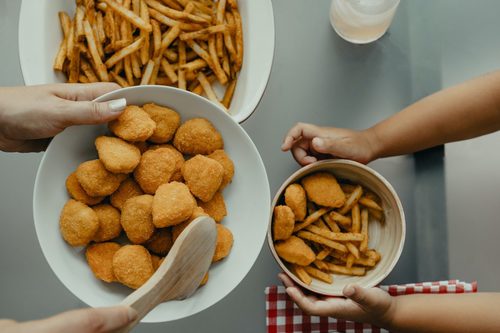 When is the best time to eat dinner?
