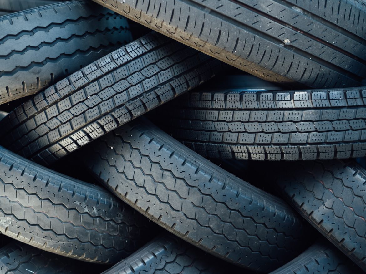 An independent girlie’s guide to changing a tyre in 8 steps