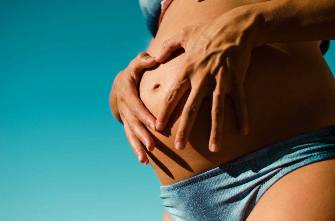 4 things you need to know if you’re pregnant and have an upcoming flight