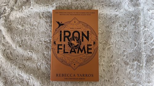 Iron flame book review: better than Fourth Wing?