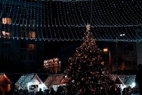 The best spots to see Christmas lights around the world