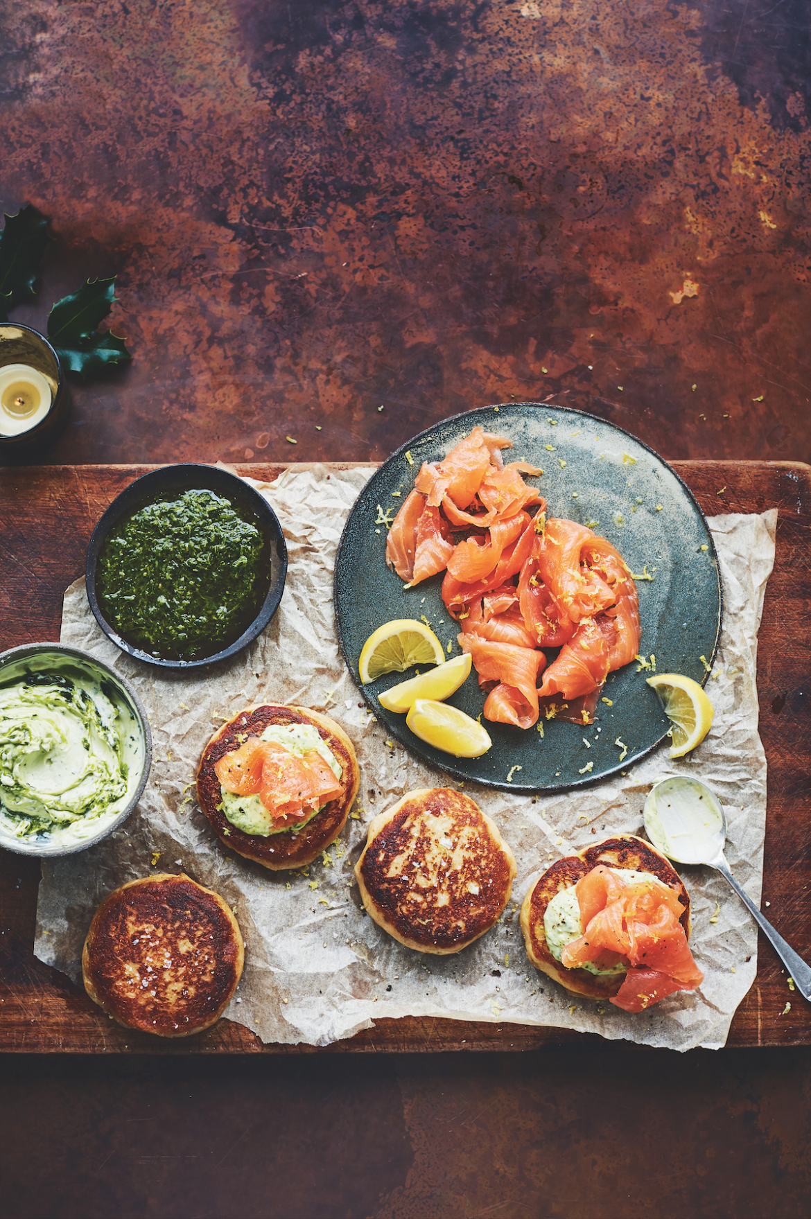 Irish oat & potato cakes, smoked salmon & green crème fraiche