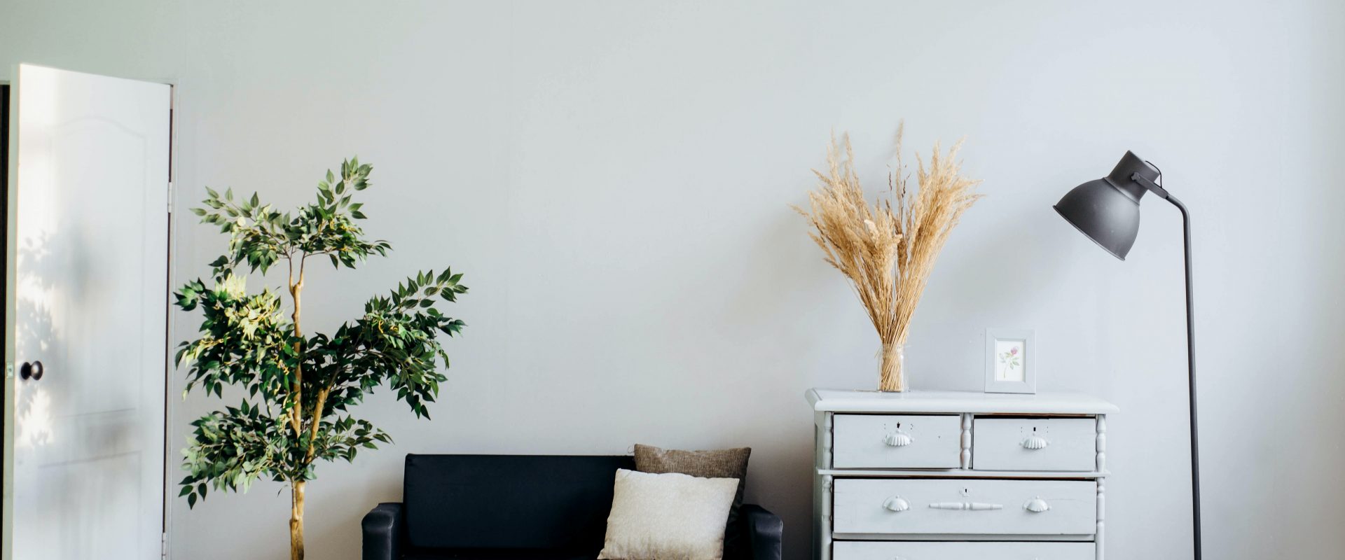 How to perfectly mix modern and antique décor