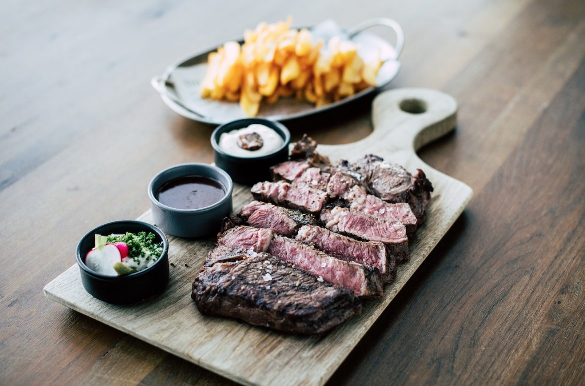 Steak and chips with pepper sauce