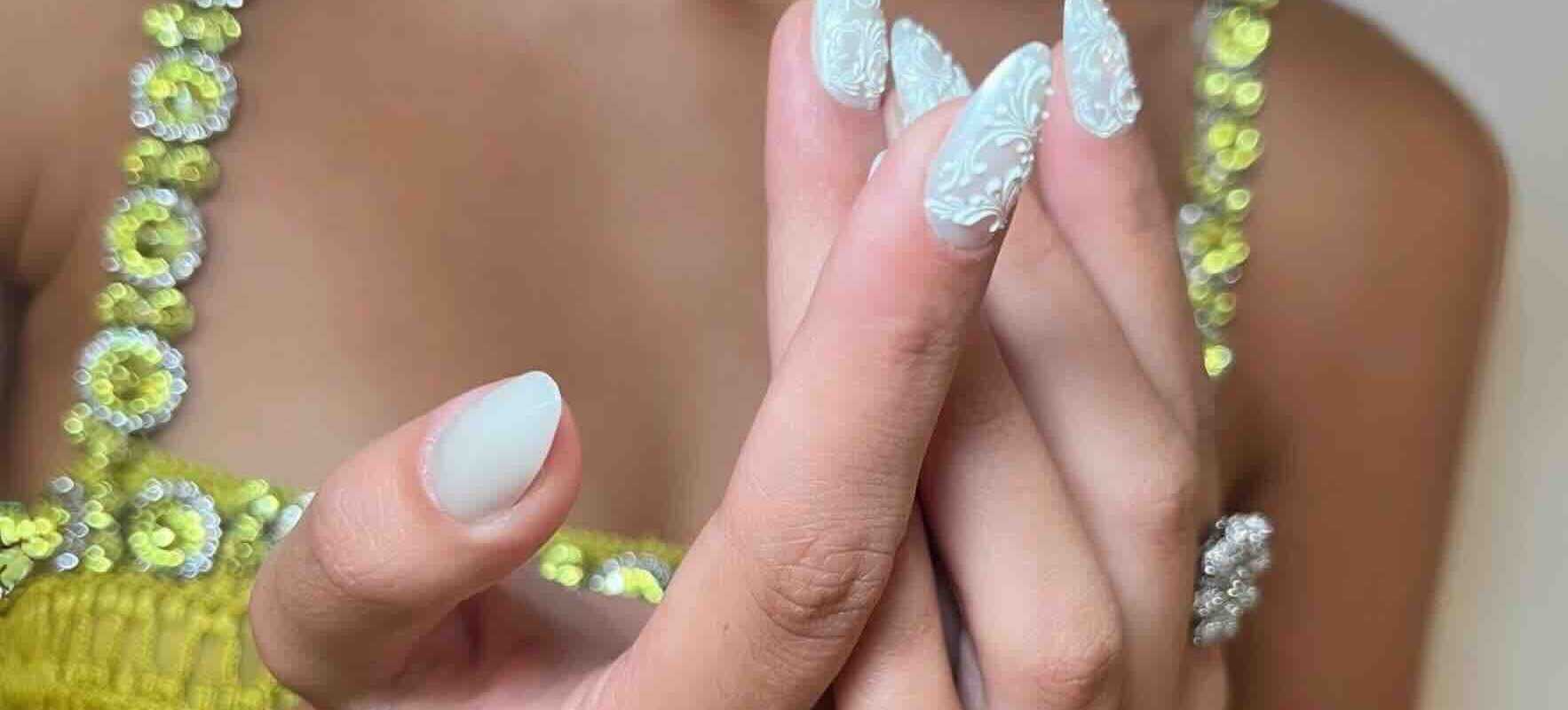 Lace nails