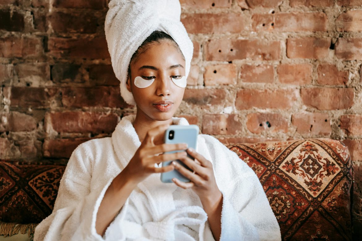 Natural ways to reduce puffiness and red eyes