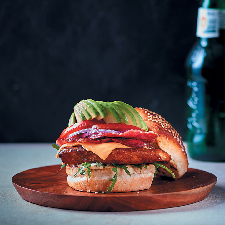 Rooibos-smoked chicken breast burger