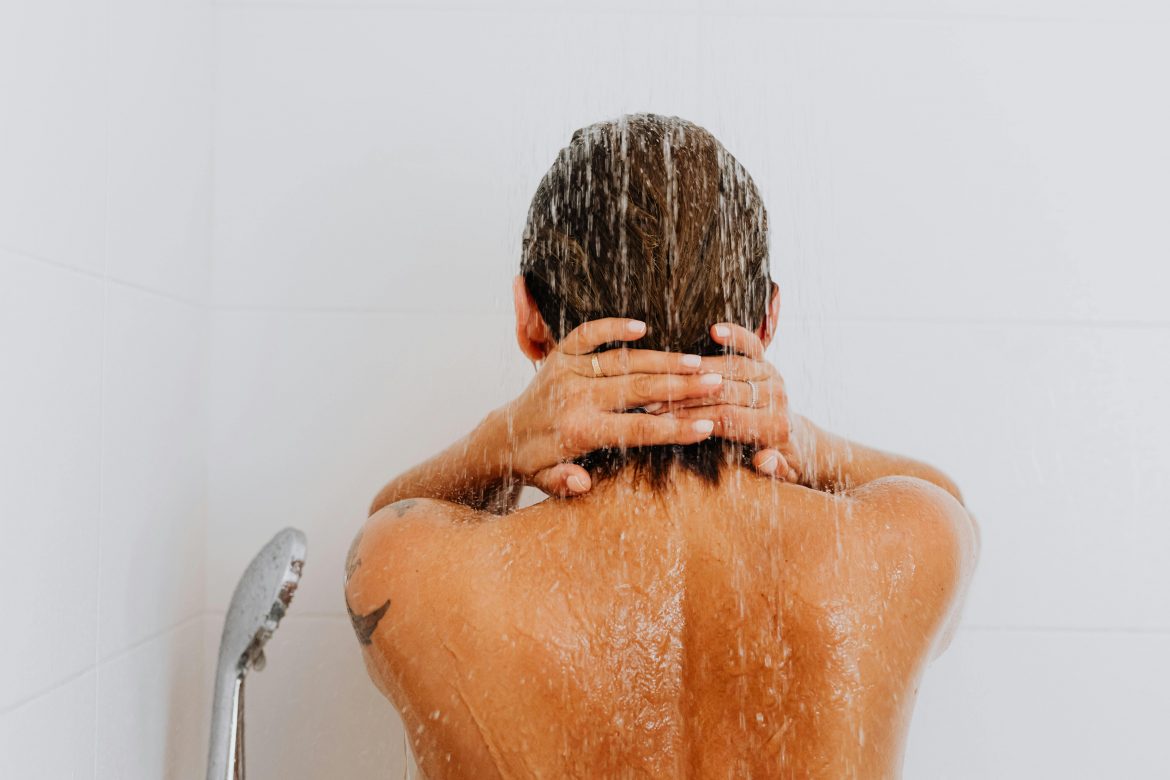 9 things you should NEVER do in the shower