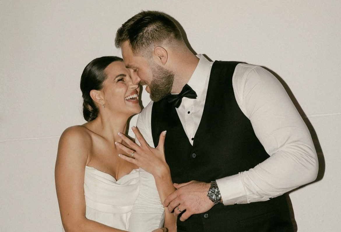 LOOK: SA rugby player ties the knot with Bok wedding party in tow