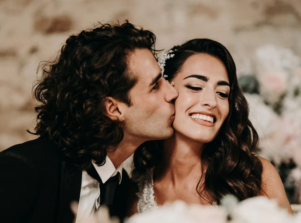 Olympic flag bearer loses wedding ring in Seine, pens poetic apology letter to wife