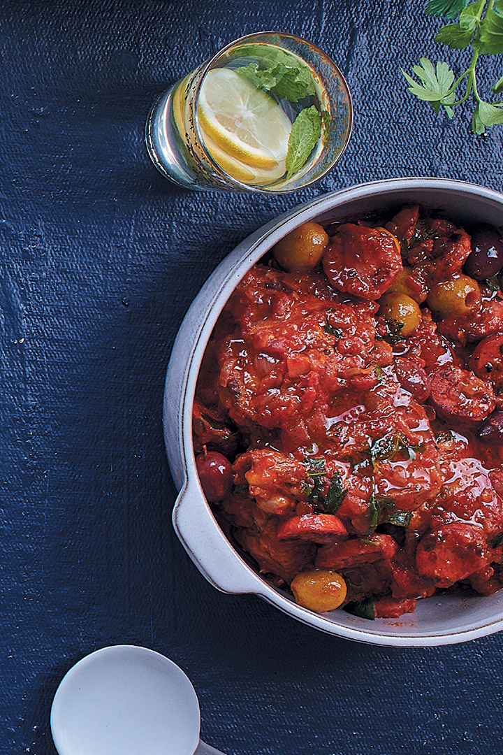 Spanish-style chicken casserole