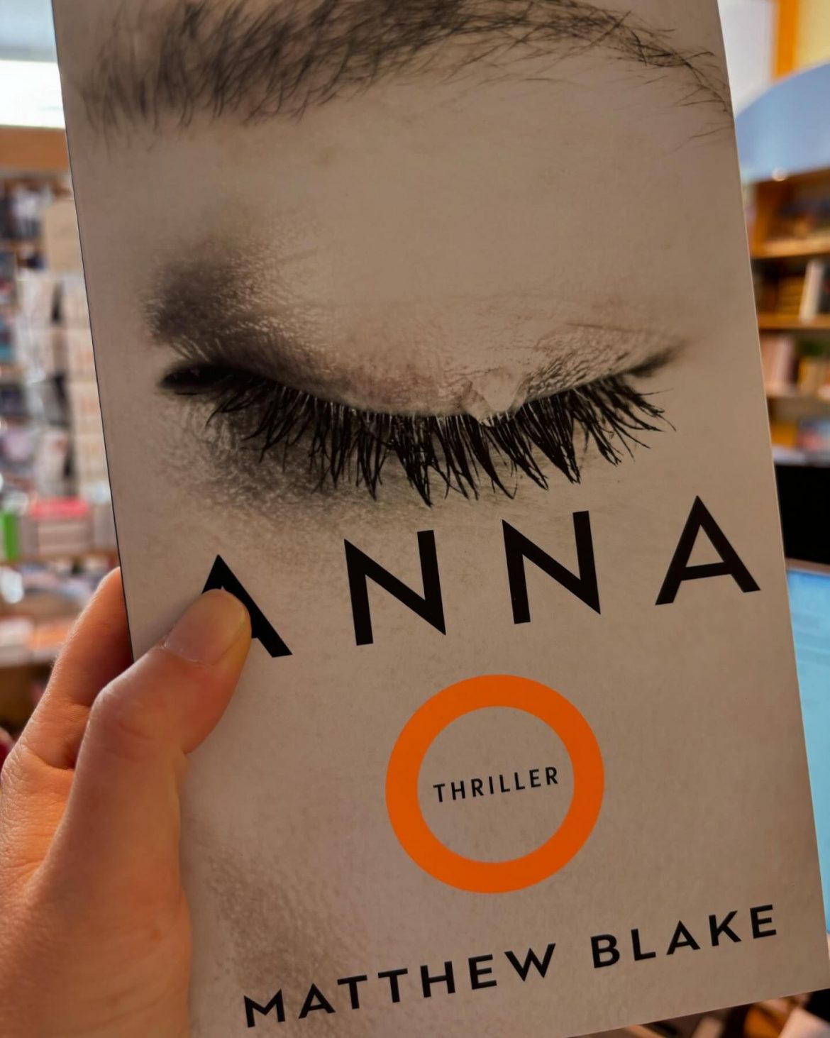 Book Review: Anna O by Matthew Blake
