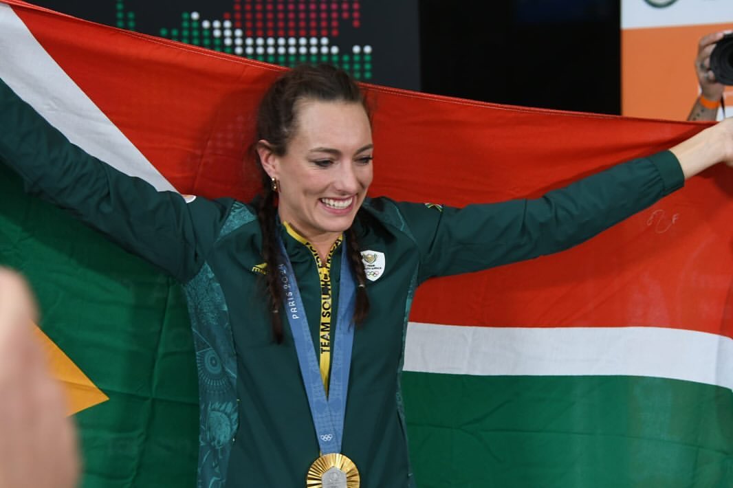 VIDEO: Tatjana Smith returns home to SA with emotional hero’s welcome